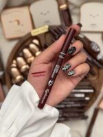 خط چشم زرشکی